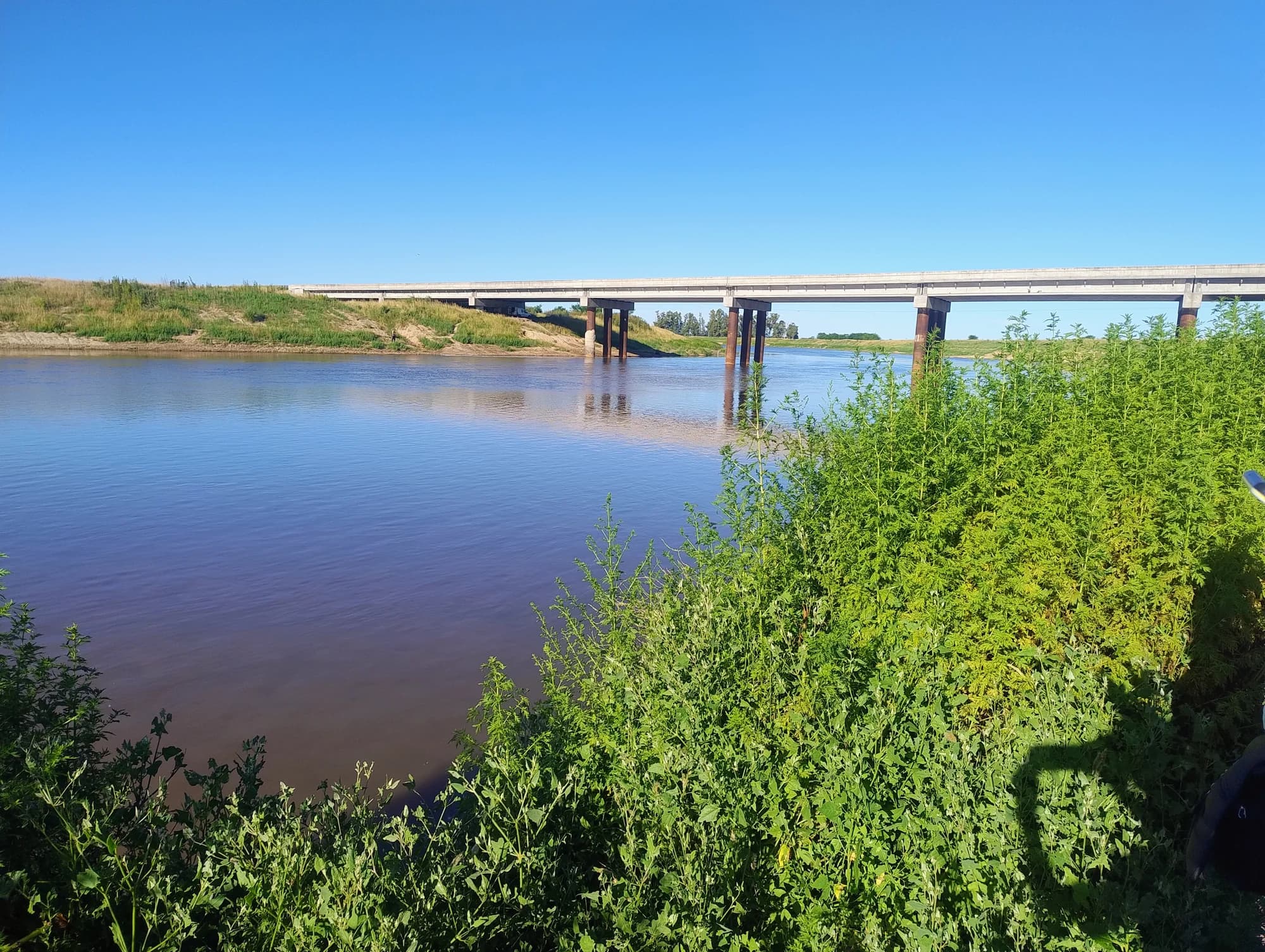 Río Salado a su paso por General Belgrano